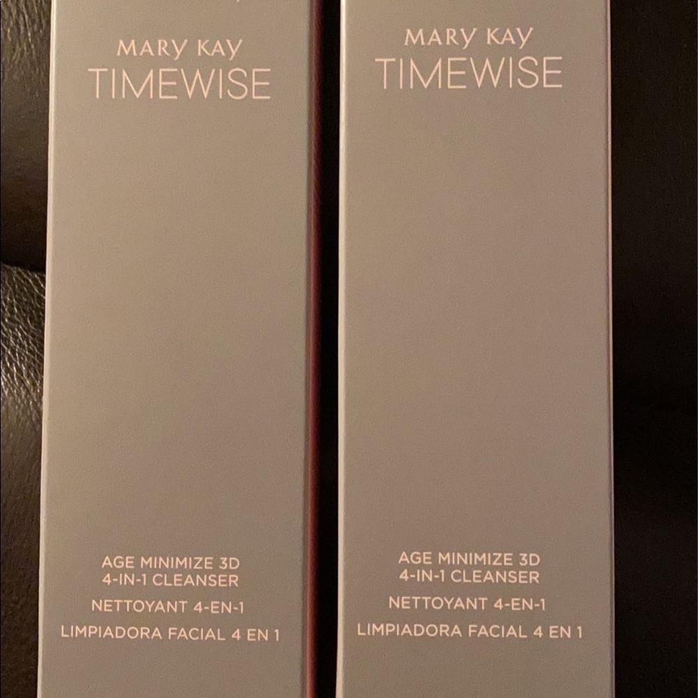 Age Minimizing 3D 4-in-1 Cleanser